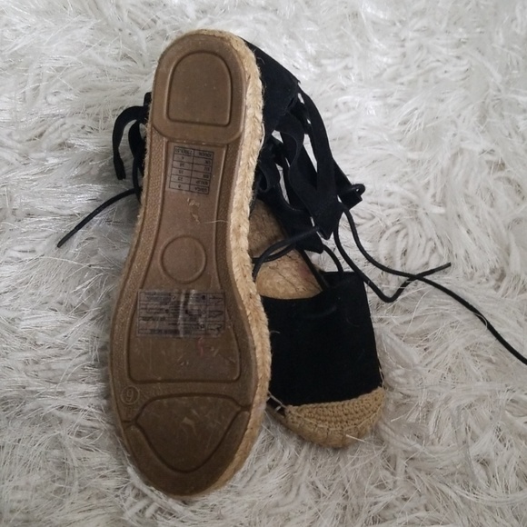 Forever 21 black espadrilles - Picture 2 of 4